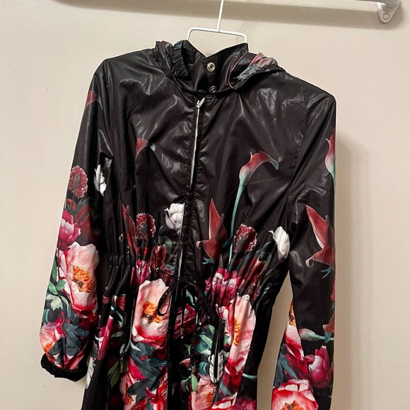 Spanner size small flower print wind breaker - Picture 5 of 7